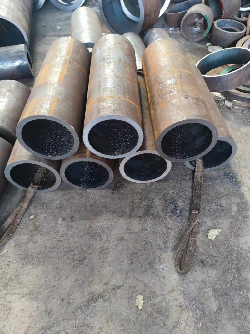 巴彦巴彦巴彦12Cr1MovG无缝钢管切割